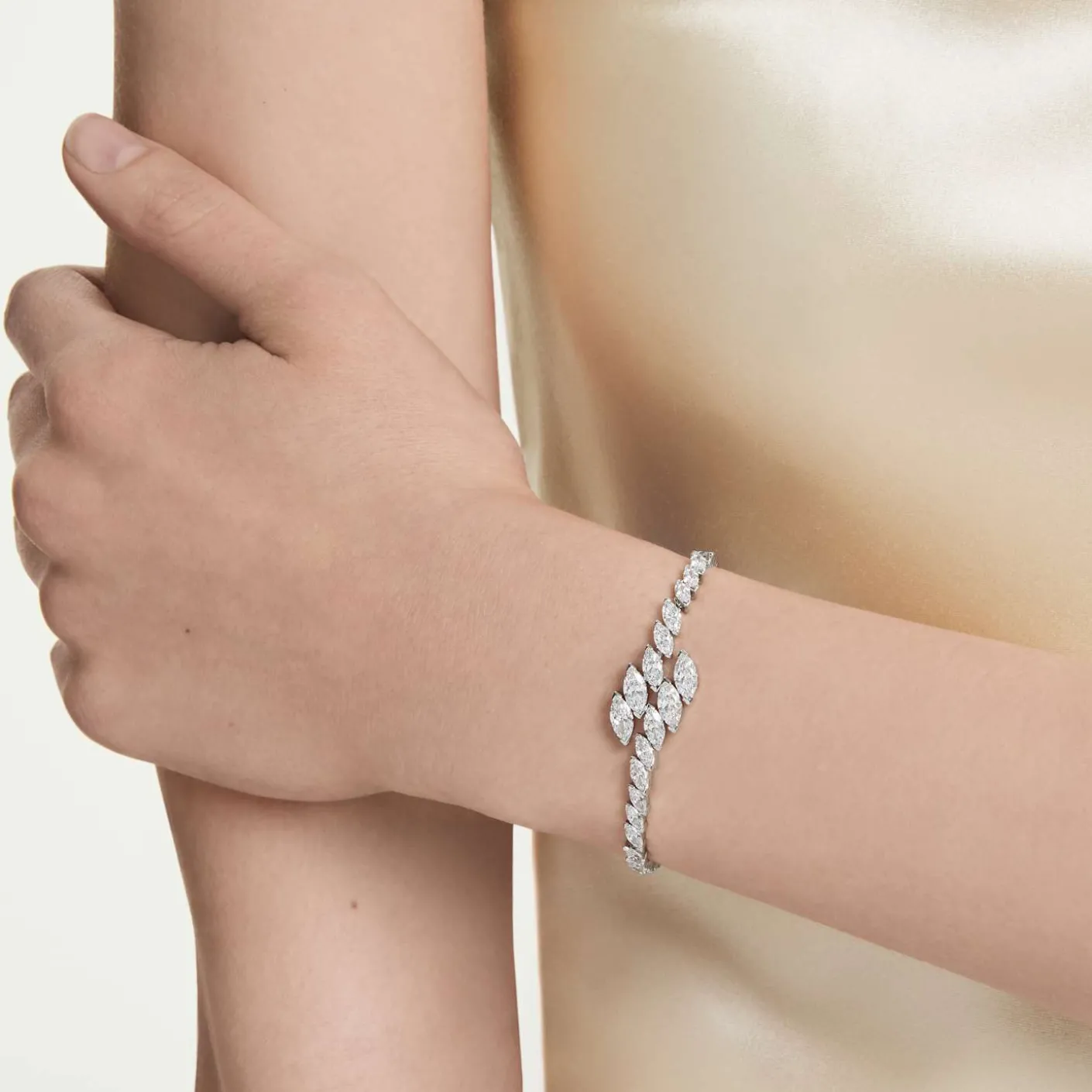 Mesmera Armband